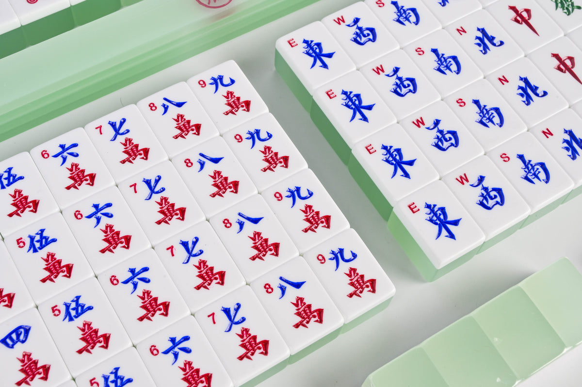 Translucent Green Mahjong Set