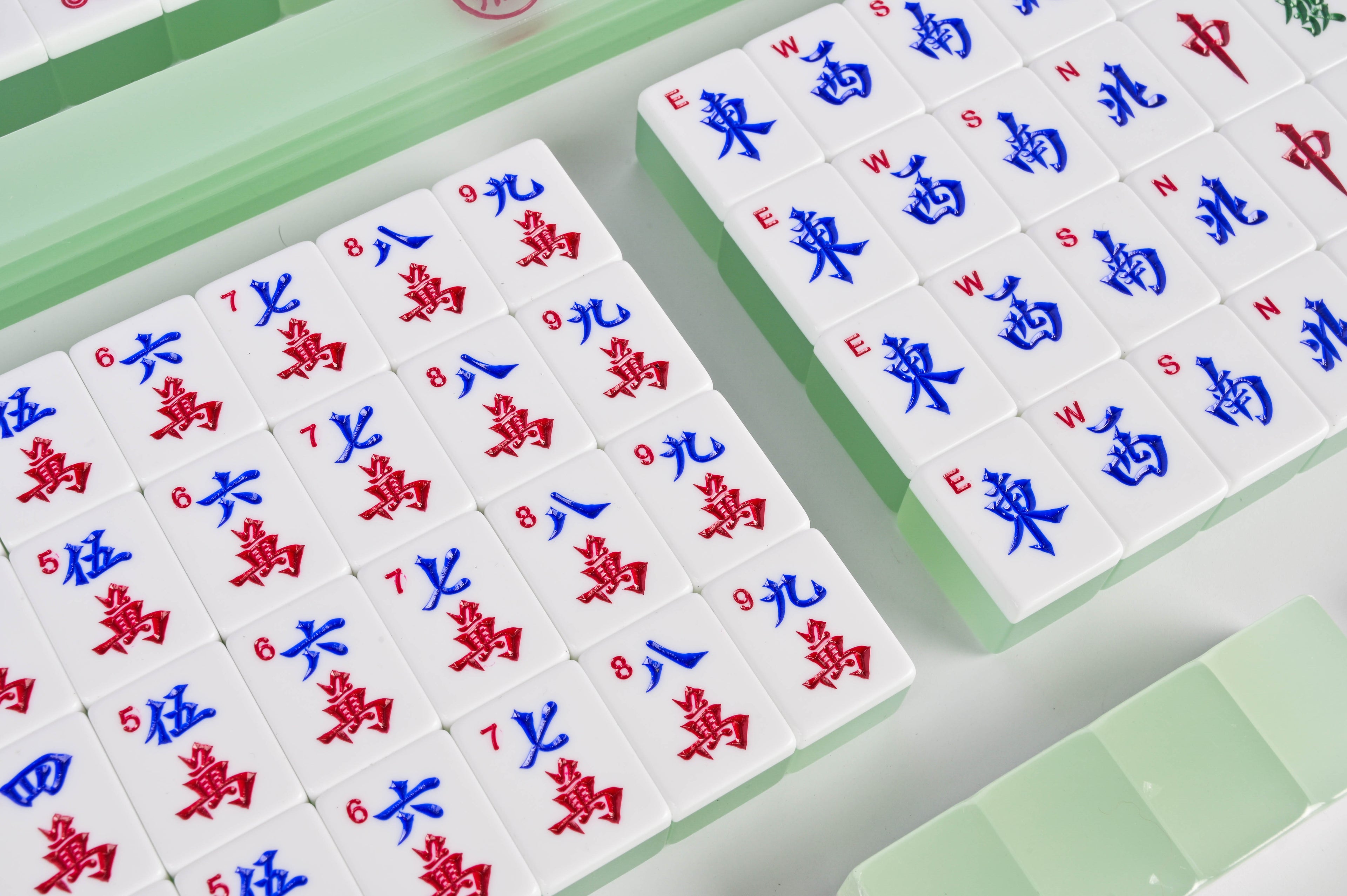Translucent Green Mahjong Set
