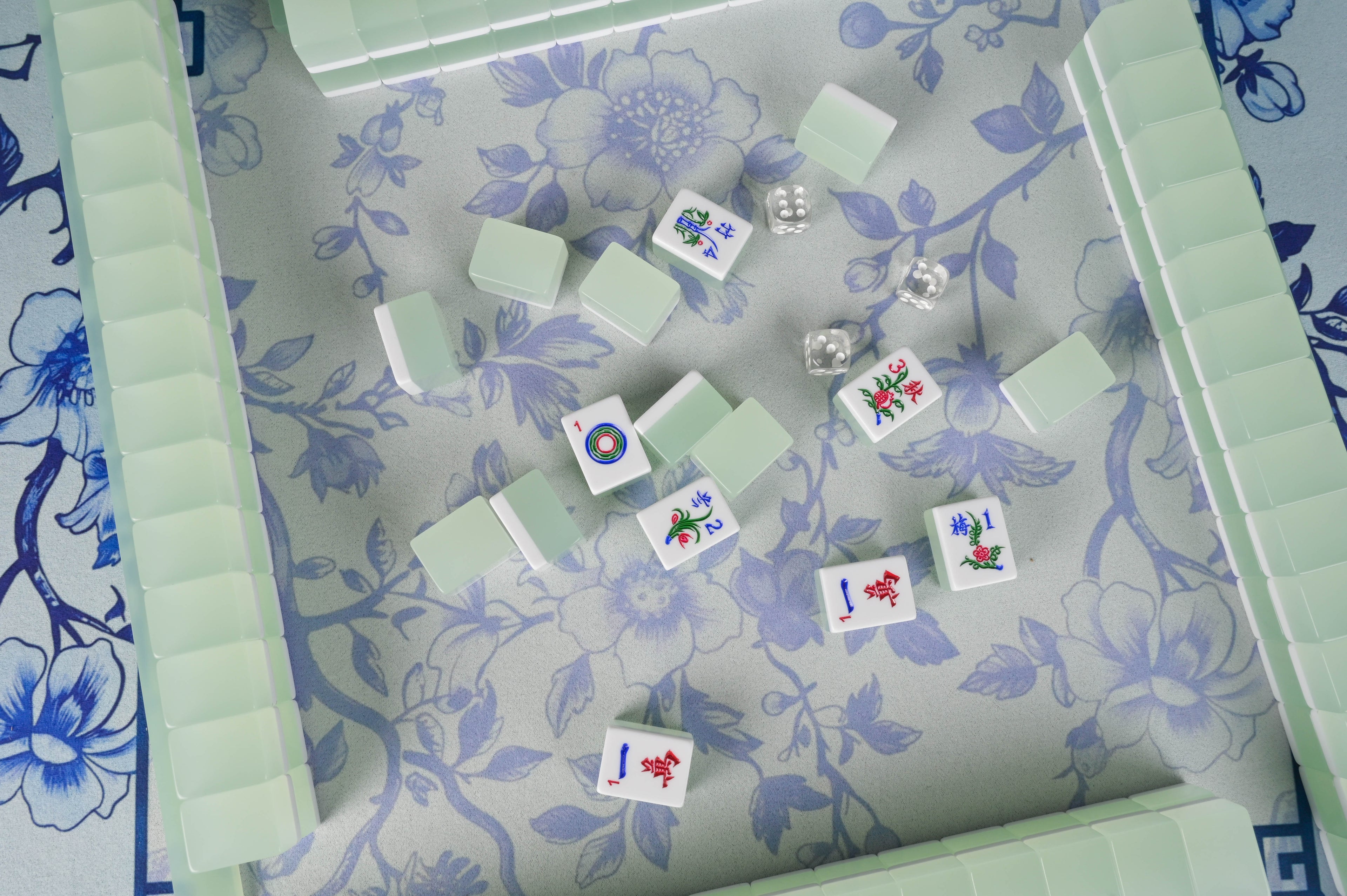 Translucent Green Mahjong Set