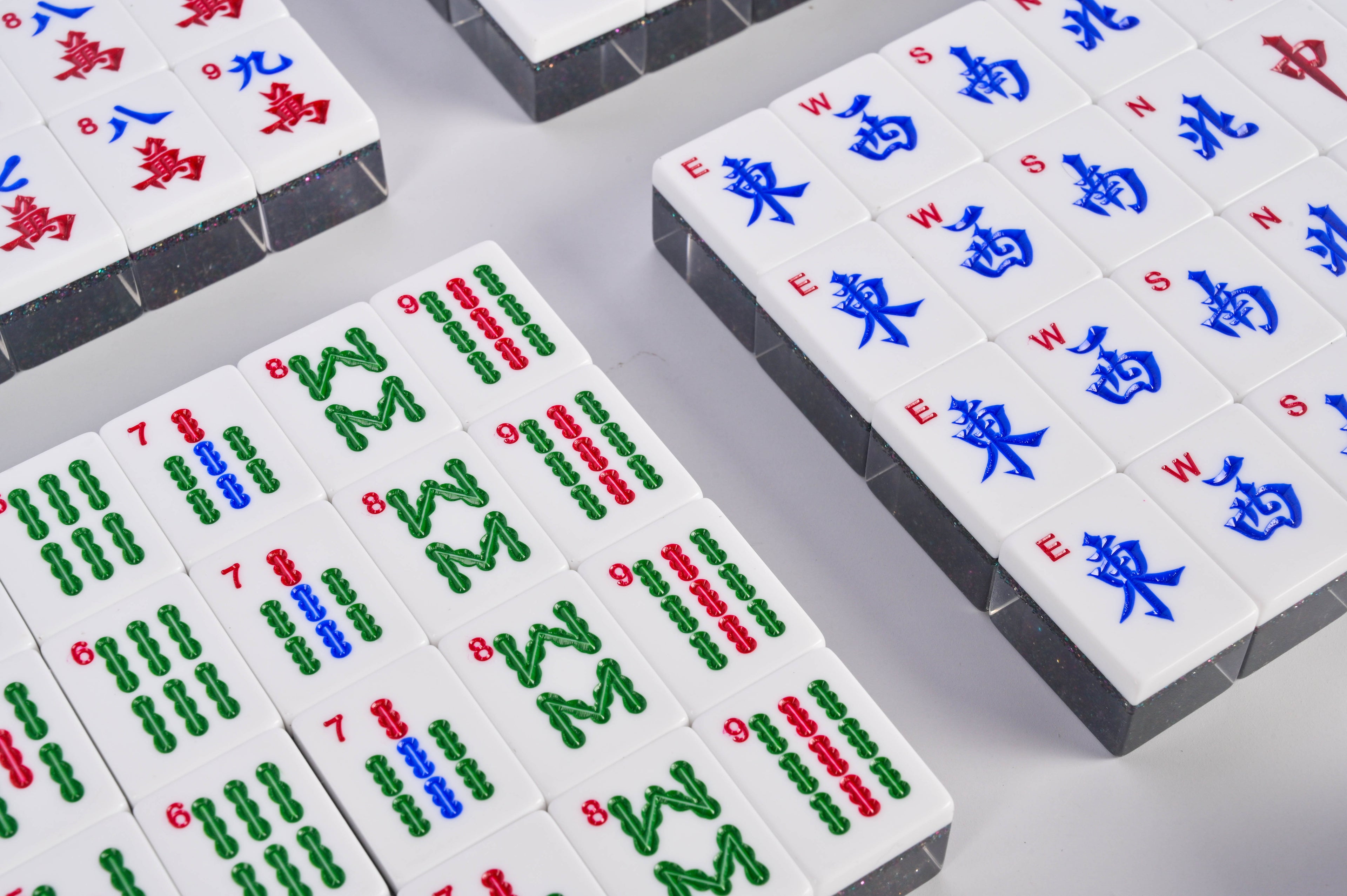 Onyx Sparkle Mahjong Set