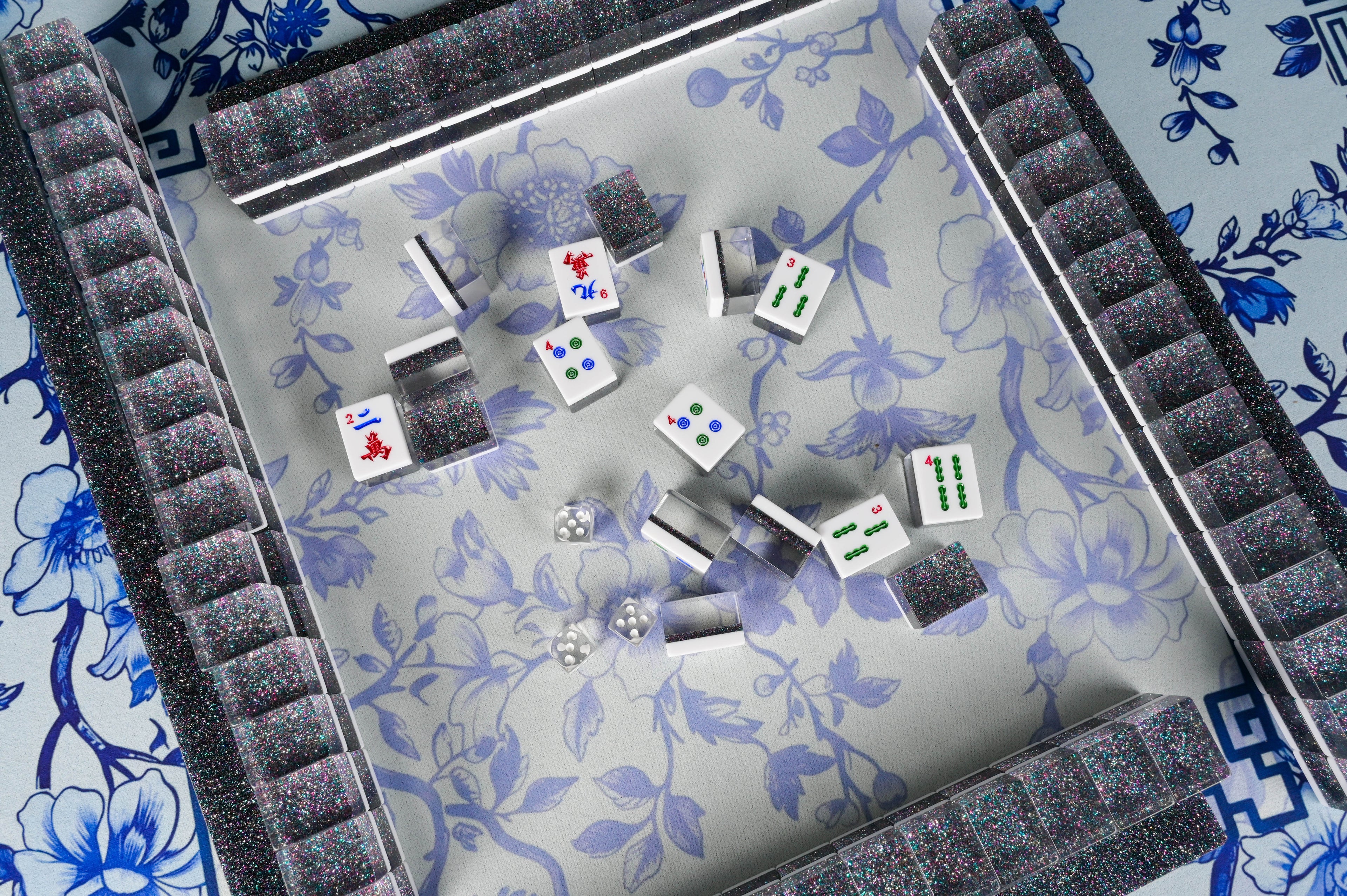 Onyx Sparkle Mahjong Set